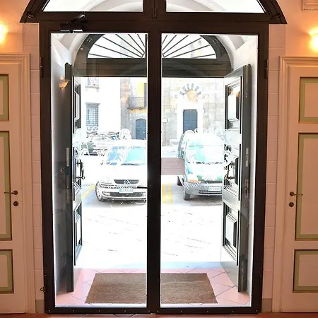 Dimora Dei Guelfi Luxury Bed & Breakfast 3*
